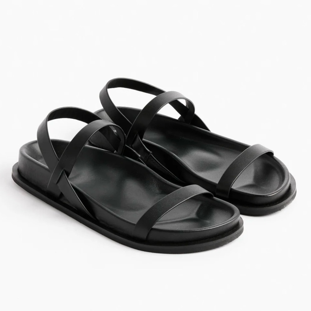ST. AGNI Mio Sandals in Black - 39